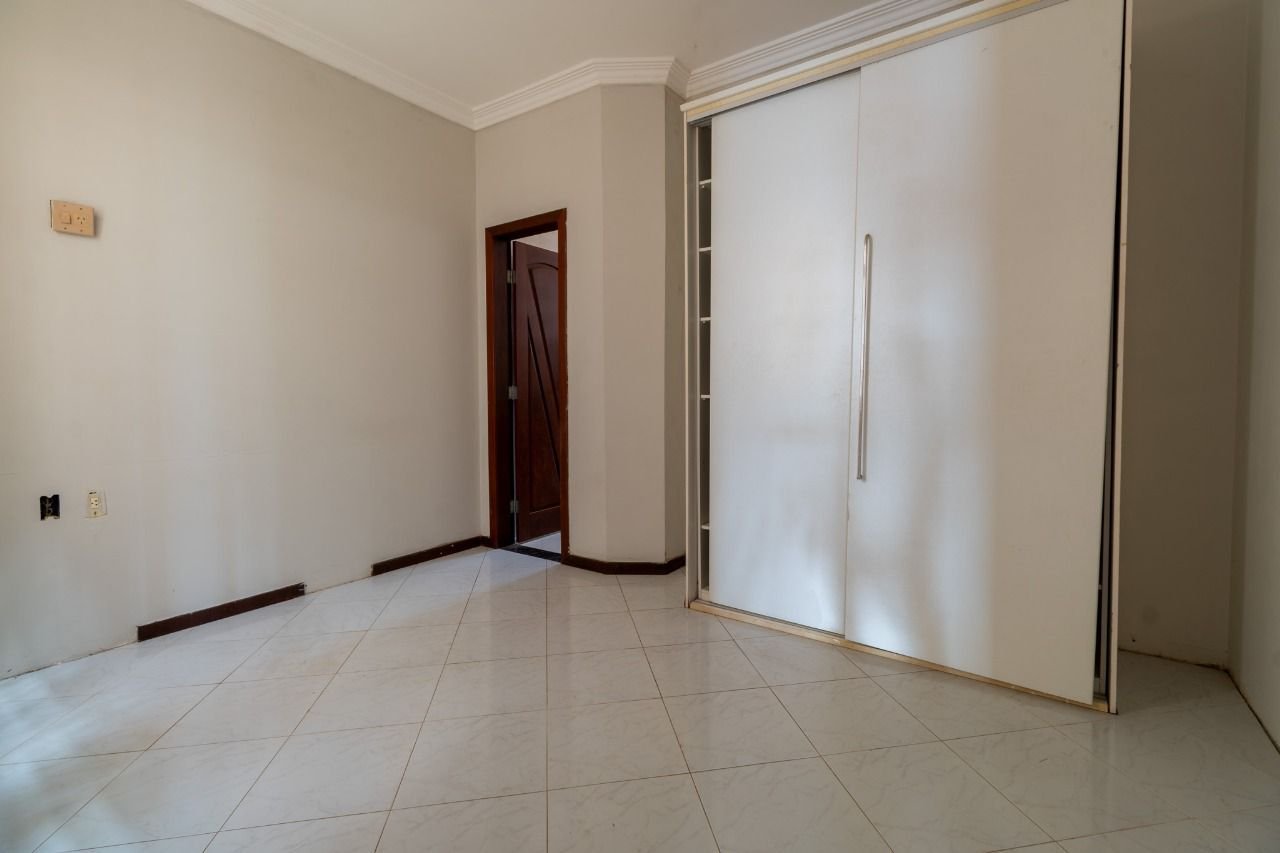 Casa Duplex com 3 Suítes com 265 m²